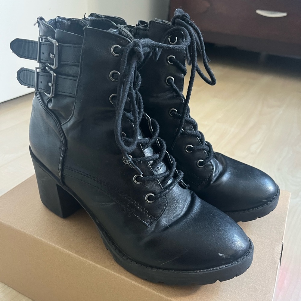 SOLD Steve Madden heeled boots/booties
